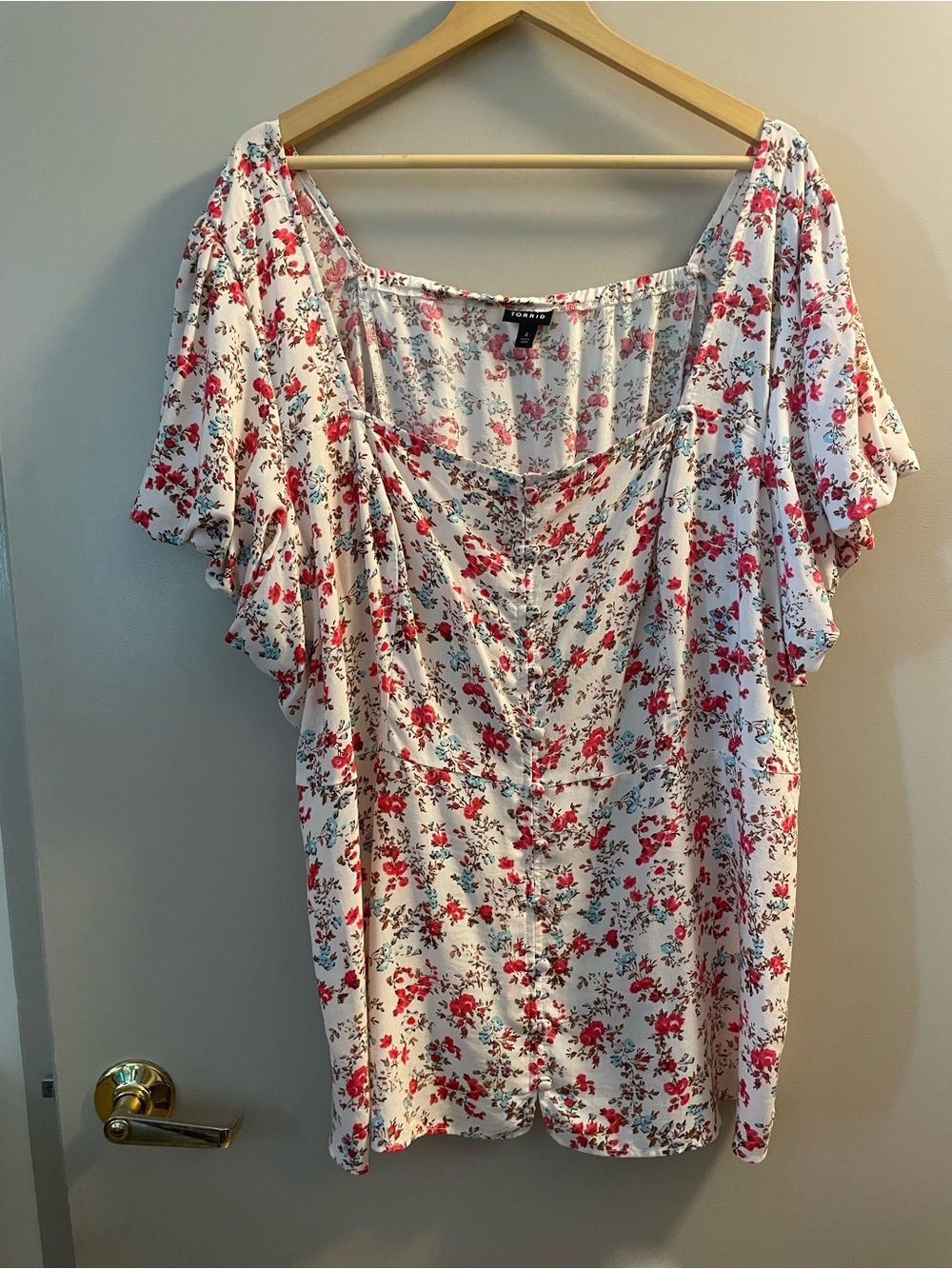 torrid White Floral Button-Front Peasant Top with Red Print